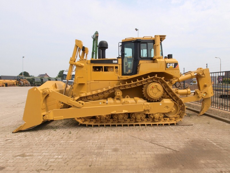 Caterpillar D8R