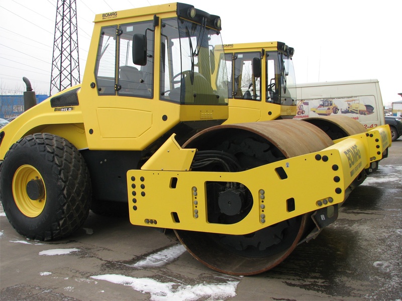 Bomag BW 213 D 4