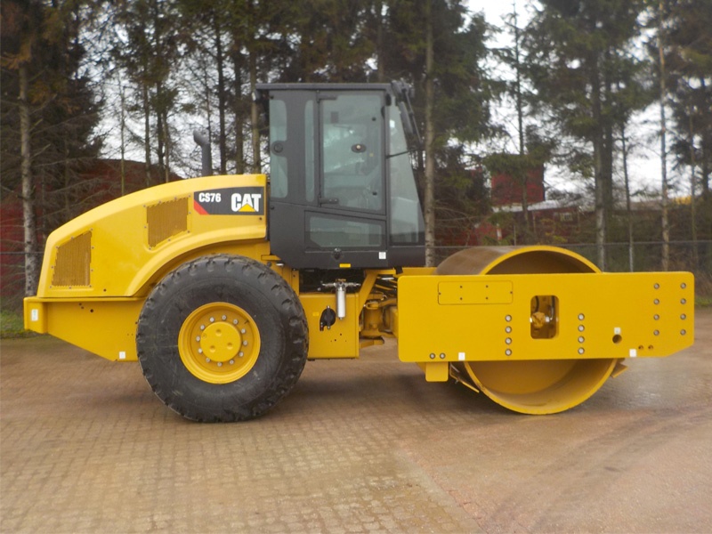 Caterpillar  CS76