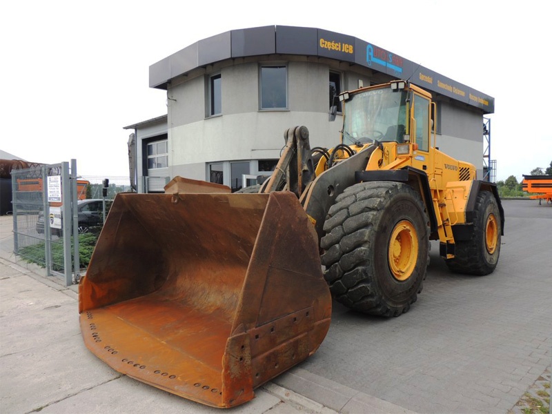 Volvo L220E